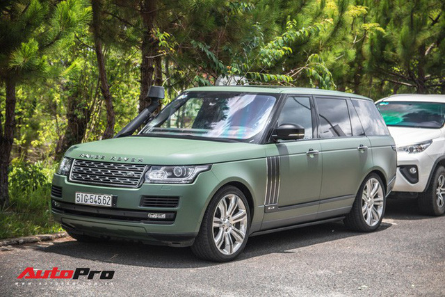 Không phải Rolls-Royce Phantom, đây là bộ đôi xe sang mới đưa đón hoa hậu và á hậu trong Hành trình từ trái tim 2019