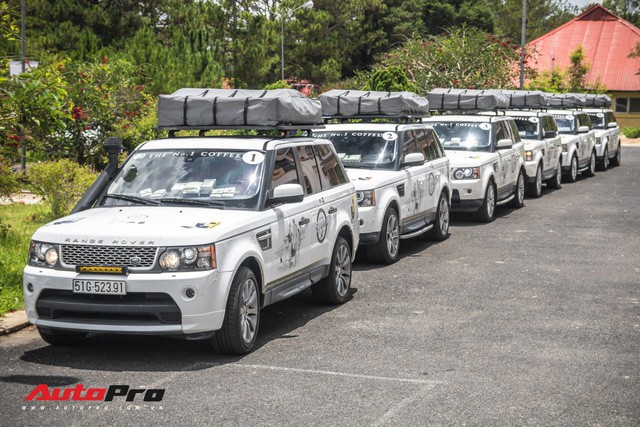 Không phải Rolls-Royce Phantom, đây là bộ đôi xe sang mới đưa đón hoa hậu và á hậu trong Hành trình từ trái tim 2019